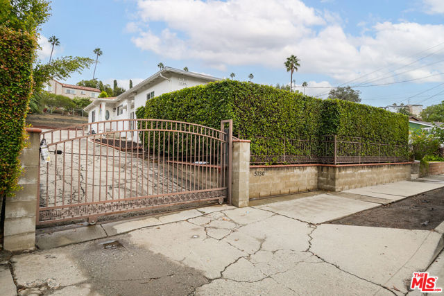 5130 Templeton Street, Los Angeles CA: https://media.crmls.org/mediaz/9d35c215-657d-473b-92e0-54c64b842ebe.jpg