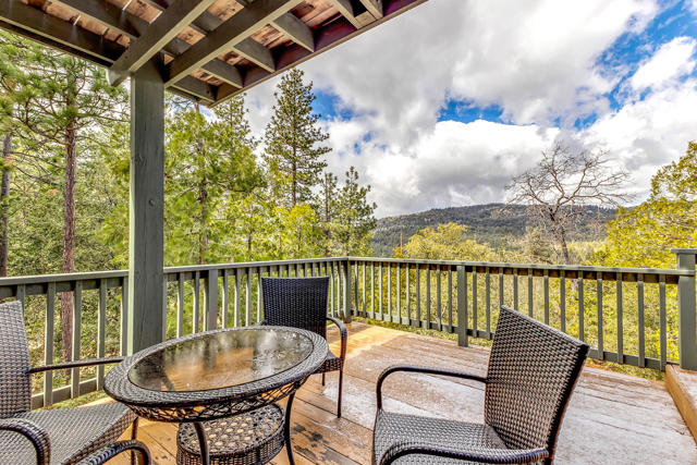 53184 Double View Drive, Idyllwild CA: https://media.crmls.org/mediaz/9d362b1d-81e9-4476-9e76-b81515c70094.jpg