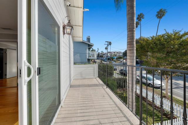 619 Beryl Street, Redondo Beach, California 90277, 4 Bedrooms Bedrooms, ,3 BathroomsBathrooms,Residential,For Sale,Beryl,ML82038630