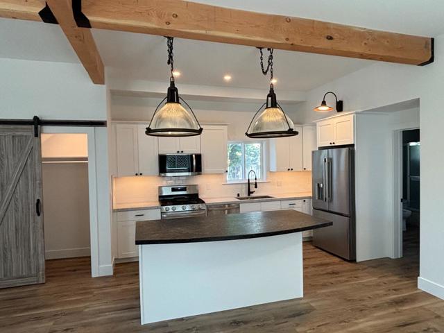 625 North Street, Pescadero CA: https://media.crmls.org/mediaz/9d371cb7-6d4a-4e62-a7b7-b9366a2721f0.jpg
