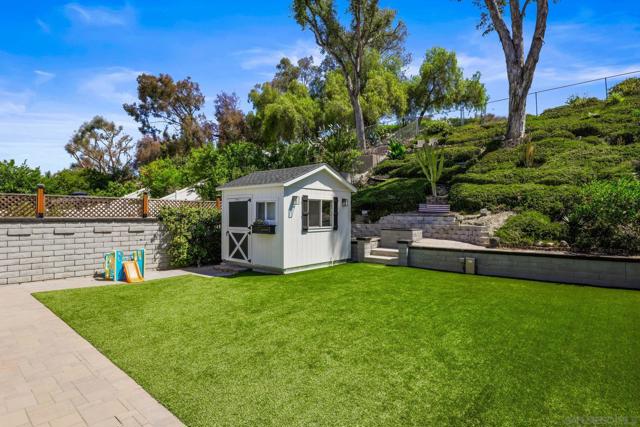 22642 Via Santiago, Mission Viejo CA: https://media.crmls.org/mediaz/9d3739bf-85e6-4d38-b920-0708e2413dc8.jpg