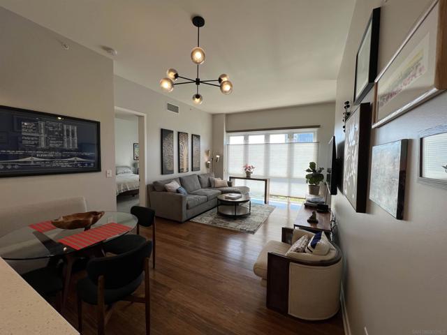 845 Fort Stockton Dr, San Diego CA: https://media.crmls.org/mediaz/9d379989-9fb8-4f0e-9e0c-6ee65e758db9.jpg