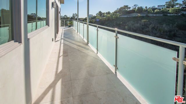 5787 Calpine Drive, Malibu CA: https://media.crmls.org/mediaz/9d37c26f-8bad-4f97-991f-9c69e7e09203.jpg