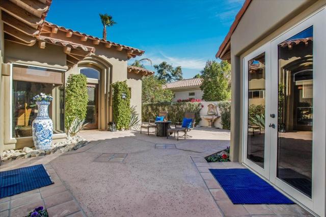 247 Loch Lomond Road, Rancho Mirage CA: https://media.crmls.org/mediaz/9d37d987-2c6f-44a5-b54b-c6c288c76d40.jpg