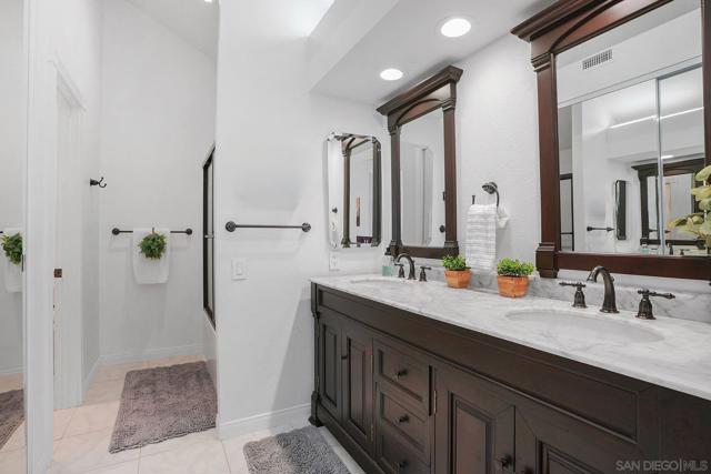 731 Edgewater Dr, Chula Vista CA: https://media.crmls.org/mediaz/9d38d6ba-7190-456a-ae2d-67623eaf7fb8.jpg