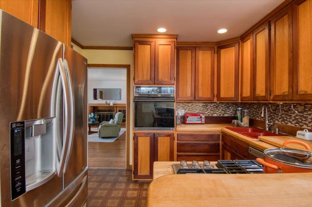 1107 Morningside Avenue, South San Francisco CA: https://media.crmls.org/mediaz/9d390516-b532-4e15-a345-25575e006423.jpg