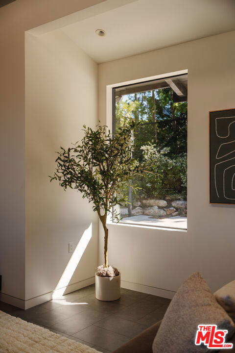 4 Buckboard Lane, Rolling Hills CA: https://media.crmls.org/mediaz/9d399643-70fd-4838-a451-36db05607fff.jpg