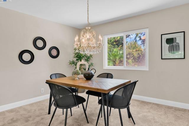 38 Barcelona Pl, Danville CA: https://media.crmls.org/mediaz/9d39de93-dd22-4f18-9174-364c478fd1d5.jpg