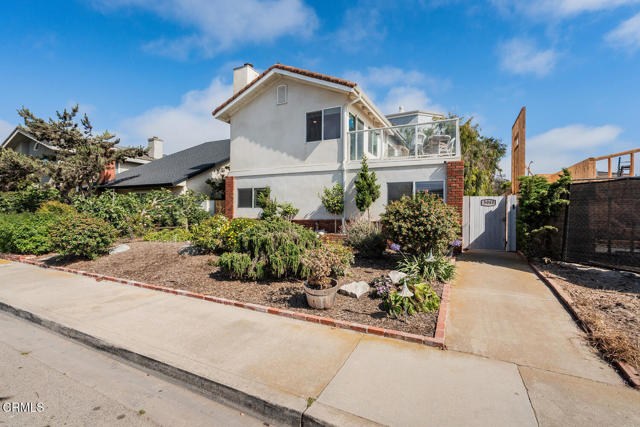 5040 Island View Street, Oxnard CA: https://media.crmls.org/mediaz/9d39f790-5a3a-4b2c-bd65-324ea9a6be80.jpg