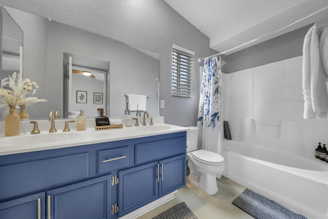 Image 12 of 28 For 80490 Paseo Tesoro