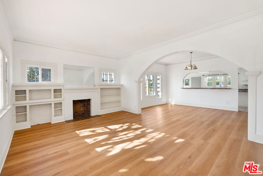2277 W 31st Street
