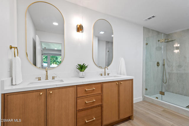 1251 Calle Las Casas, Thousand Oaks CA: https://media.crmls.org/mediaz/9d3ab21c-fcae-41e7-9319-5e0e5698039b.jpg