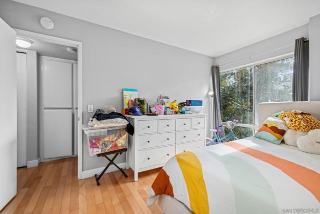 2568 Albatross St, San Diego CA: https://media.crmls.org/mediaz/9d3bb733-c8d0-45a8-8bc5-28b5de100e98.jpg