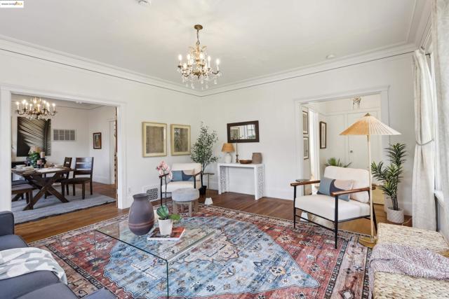 3064 E 15Th St, Oakland CA: https://media.crmls.org/mediaz/9d3bc933-c3ab-43e8-8c3d-f6f151559271.jpg