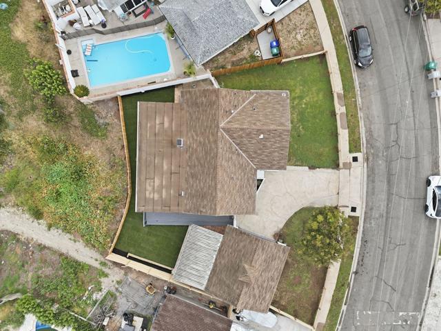 Detail Gallery Image 31 of 35 For 3296 via Bartolo, San Diego,  CA 92111 - 4 Beds | 3 Baths