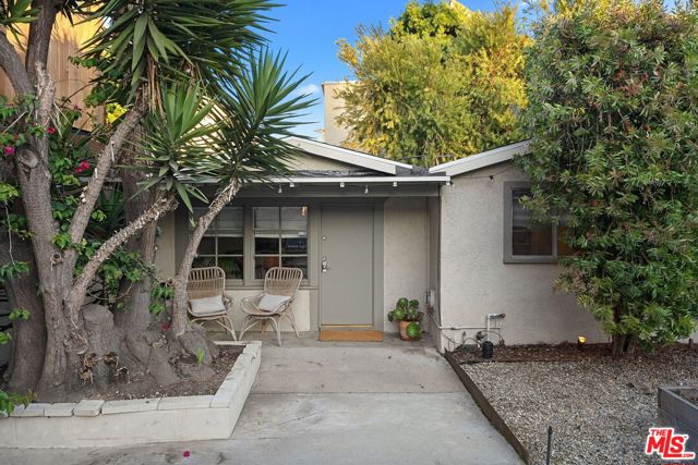 626 Pacific Street, Santa Monica CA: https://media.crmls.org/mediaz/9d3d963c-75ee-47e9-bd4f-c1ca8cadabac.jpg