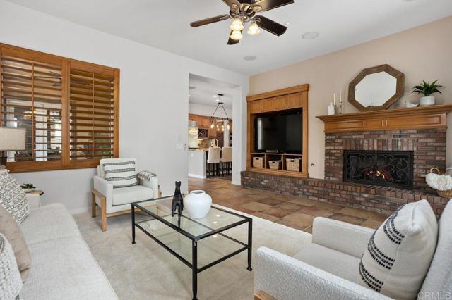 648 California Oak Drive, Vista CA: https://media.crmls.org/mediaz/9d3dceb7-cd2f-4d70-b8d8-8f2c5b79f443.jpg