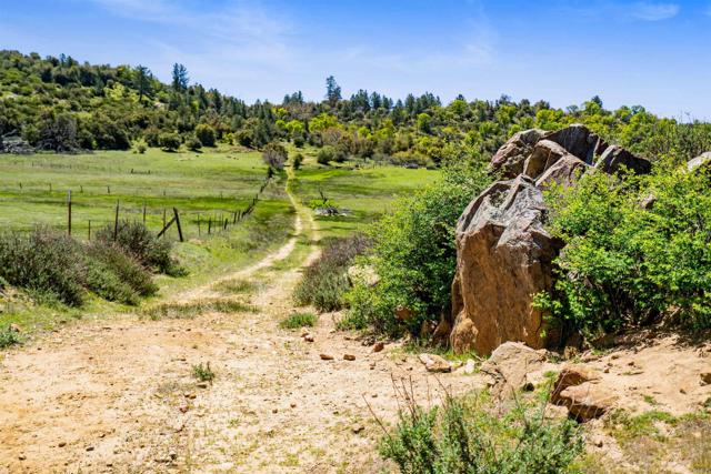 3510 Deer Lake Park Road, Julian CA: https://media.crmls.org/mediaz/9d3e5469-c8ba-41ad-ab8f-f2382b22a918.jpg