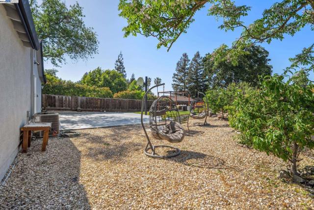 316 3Rd Ave S, Pleasant Hill CA: https://media.crmls.org/mediaz/9d3ec494-e8dd-4d98-949f-58f4e97c0fc5.jpg