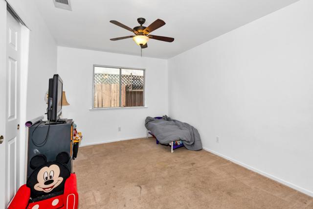 1928 Davis Drive, Los Banos CA: https://media.crmls.org/mediaz/9d3eea4e-f38e-4784-9754-a2ae309d6178.jpg