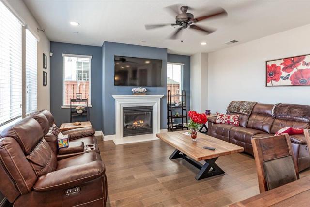 30111 Mountain View Drive, Hayward CA: https://media.crmls.org/mediaz/9d4084e2-05a2-4ec1-9552-03a2b0d39902.jpg