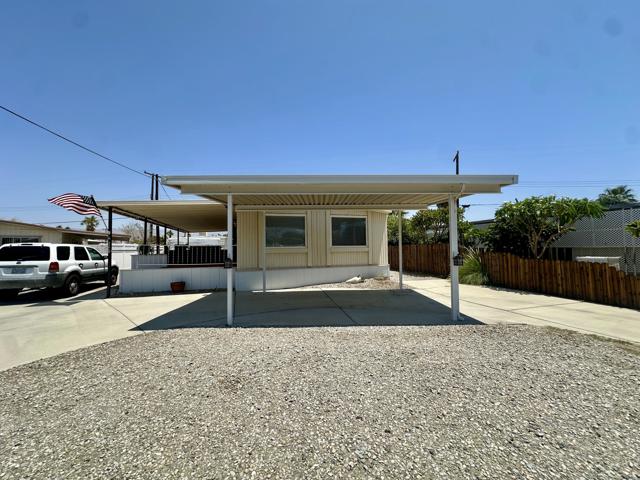32660 Bloomfield Avenue, Thousand Palms CA: https://media.crmls.org/mediaz/9d4122c5-fc9d-4c0b-8ec1-ece21503c365.jpg