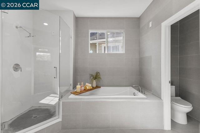 Image 38 of 52 For 172 Sugarloaf Ct