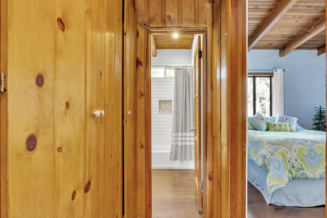 53340 Idyllbrook Drive, Idyllwild CA: https://media.crmls.org/mediaz/9d415a98-e977-4fa7-a740-5fea7fa21661.jpg