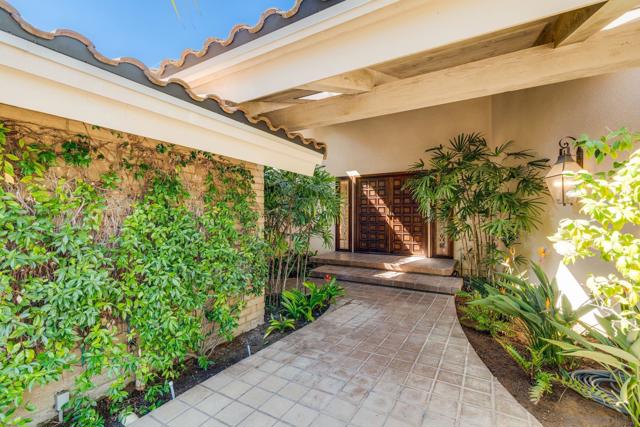 3013 Woodford Dr, La Jolla CA: https://media.crmls.org/mediaz/9d415c91-a894-4f72-a217-59298d02c47b.jpg