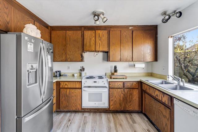 1607 Cuevas Circle, Salinas CA: https://media.crmls.org/mediaz/9d430187-e987-4d18-a201-53512e8377bd.jpg