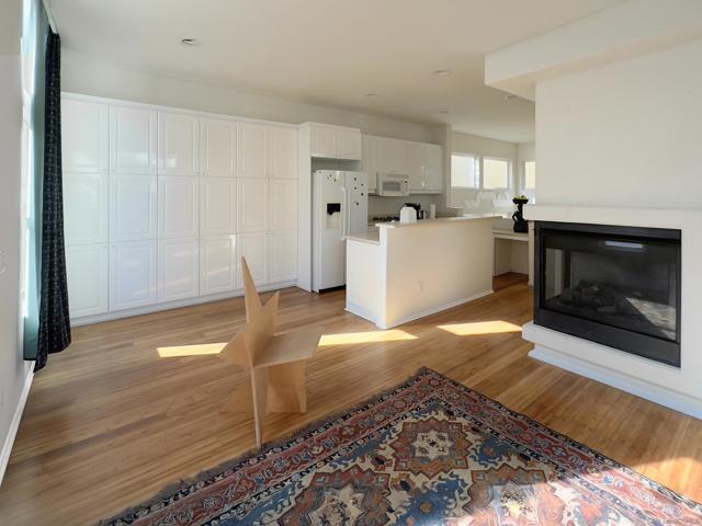 12654 Carmel Country Rd, San Diego CA: https://media.crmls.org/mediaz/9d437a0a-1b92-4c00-a417-c5a305d42e48.jpg