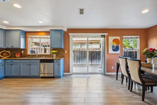 17351 Pheasant Downs Rd, Lathrop CA: https://media.crmls.org/mediaz/9d43dd49-2fde-47ae-81fc-b4c91185d78e.jpg