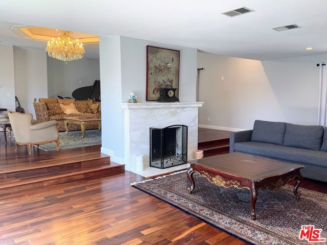 Drew Fenton | 911 TEAKWOOD Road Los Angeles CA | MLS: 7347520