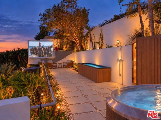 3 Bed Home for Sale in Los Angeles, California