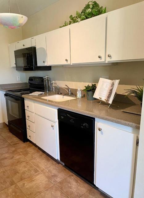 4111 George Avenue, San Mateo CA: https://media.crmls.org/mediaz/9d45a346-6d79-4d16-b957-39ad1f753867.jpg