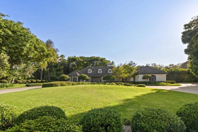 17420 Circa Del Sur, Rancho Santa Fe CA: https://media.crmls.org/mediaz/9d463a7e-9ccc-48bb-8b20-eb974bd97232.jpg