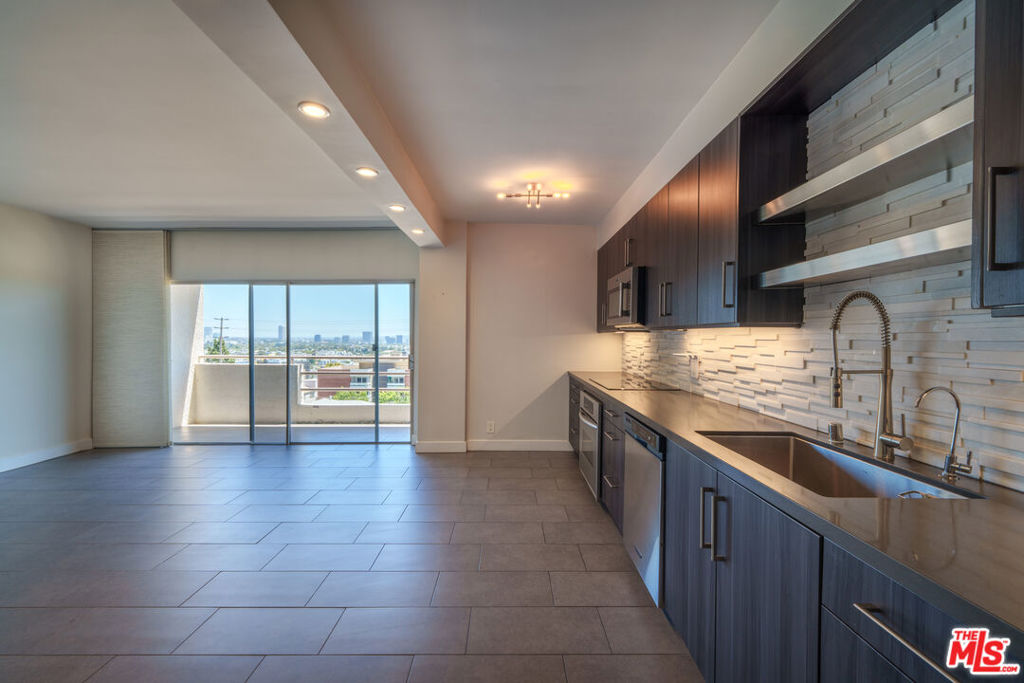 1131 Alta Loma Road #207