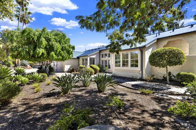 14265 Sandhill Rd, Poway CA: https://media.crmls.org/mediaz/9d470ad0-d2bf-42f6-ac50-50c4ef6e17e7.jpg