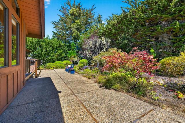 3037 Strawberry Hill Road, Pebble Beach CA: https://media.crmls.org/mediaz/9d47cc83-cac2-4c08-a07b-c79bd63f54d1.jpg