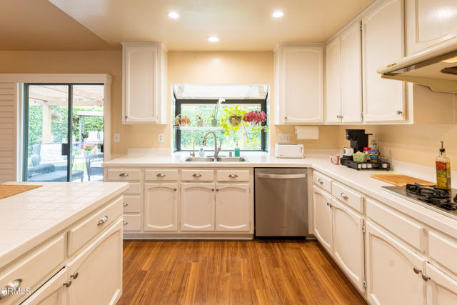 Detail Gallery Image 9 of 25 For 1955 Yolanda St, Camarillo,  CA 93010 - 3 Beds | 2 Baths
