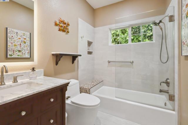 3565 Star Ridge Rd, Hayward CA: https://media.crmls.org/mediaz/9d488cc7-f015-4c41-9cab-af12a5401d04.jpg