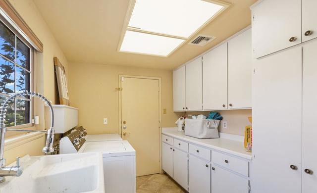 72056 Palm Haven Drive, Rancho Mirage CA: https://media.crmls.org/mediaz/9d48d190-d36c-4bd1-91a0-0a516e42c376.jpg