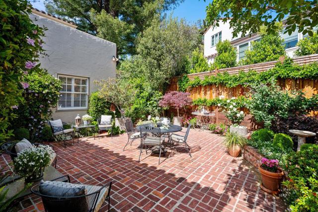 706 Edgewood Road, San Mateo CA: https://media.crmls.org/mediaz/9d4910ae-21f4-42b1-baac-4d535410e6e3.jpg