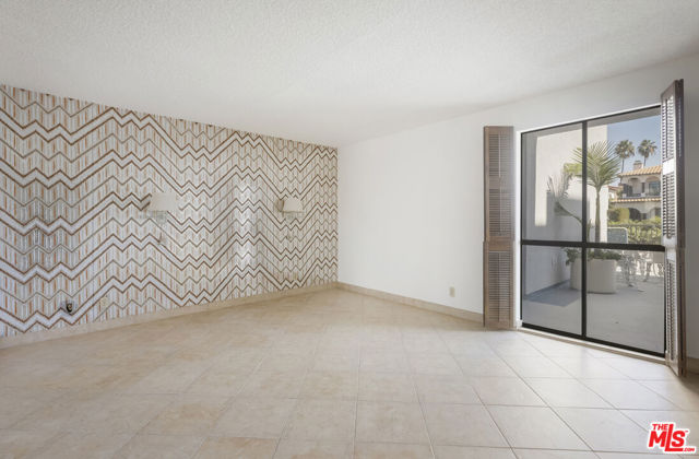 721 Esplanade, 306 photo 11