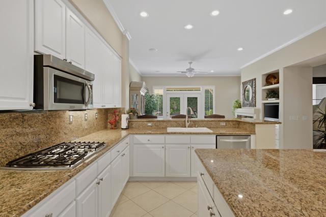 65 San Marino Circle, Rancho Mirage CA: https://media.crmls.org/mediaz/9d49c7a8-c8d2-48ec-b677-eec4f676b0c6.jpg