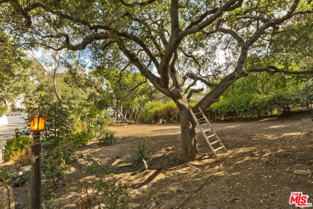 Drew Fenton | 271 Beloit Avenue Los Angeles CA | MLS: 7455926