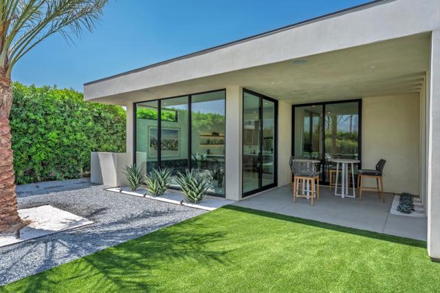 7 Makena Lane, Rancho Mirage CA: https://media.crmls.org/mediaz/9d4a4483-8429-40df-99c9-7776c8ca9811.jpg