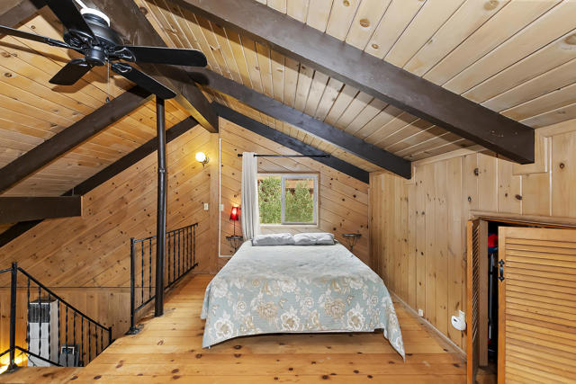102 E Country Club Boulevard, Big Bear CA: https://media.crmls.org/mediaz/9d4a53c7-0637-4fd1-b3da-448f868e9ea5.jpg