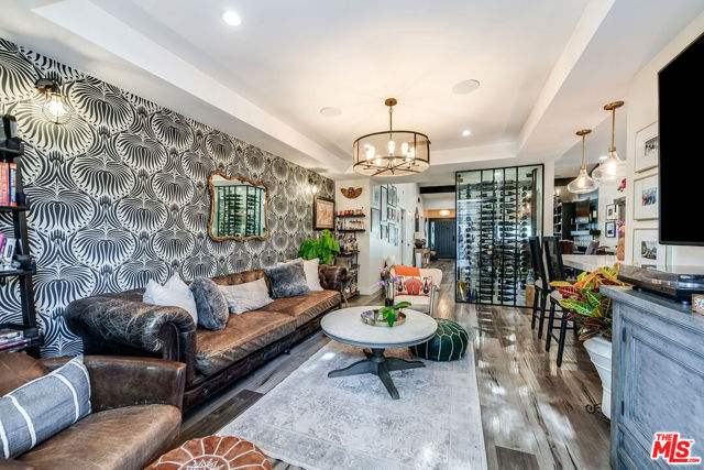 4635 Bellflower Avenue, North Hollywood CA: https://media.crmls.org/mediaz/9d4aad57-06e7-4b8a-a558-6ab47ec8526a.jpg