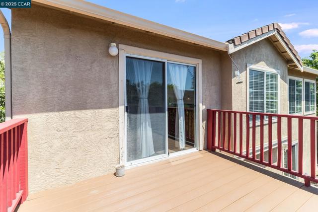 289 Crestview Ave, Martinez CA: https://media.crmls.org/mediaz/9d4ae562-4dae-403b-b322-1a52e1d975d8.jpg